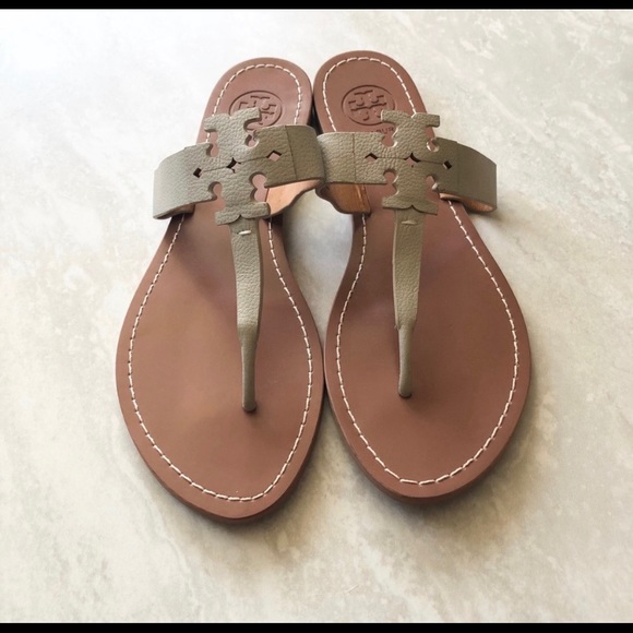 Tory Burch white Moore sandals. Size 10 - Picture 2 of 6